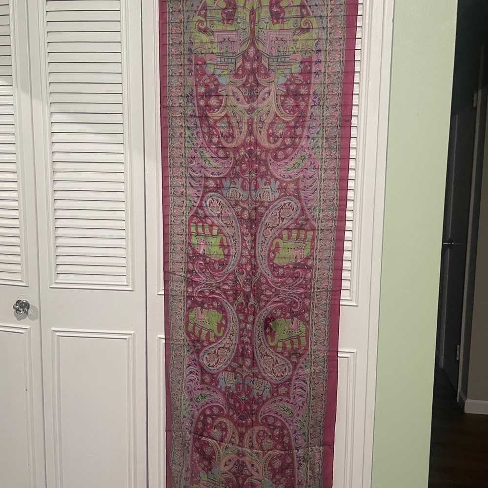 Decorative Pink Paisley scarf - Unbranded